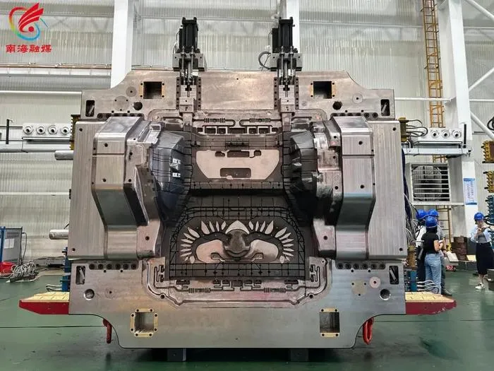 文灿集团交付第三套问界M9大型一体化压铸模具